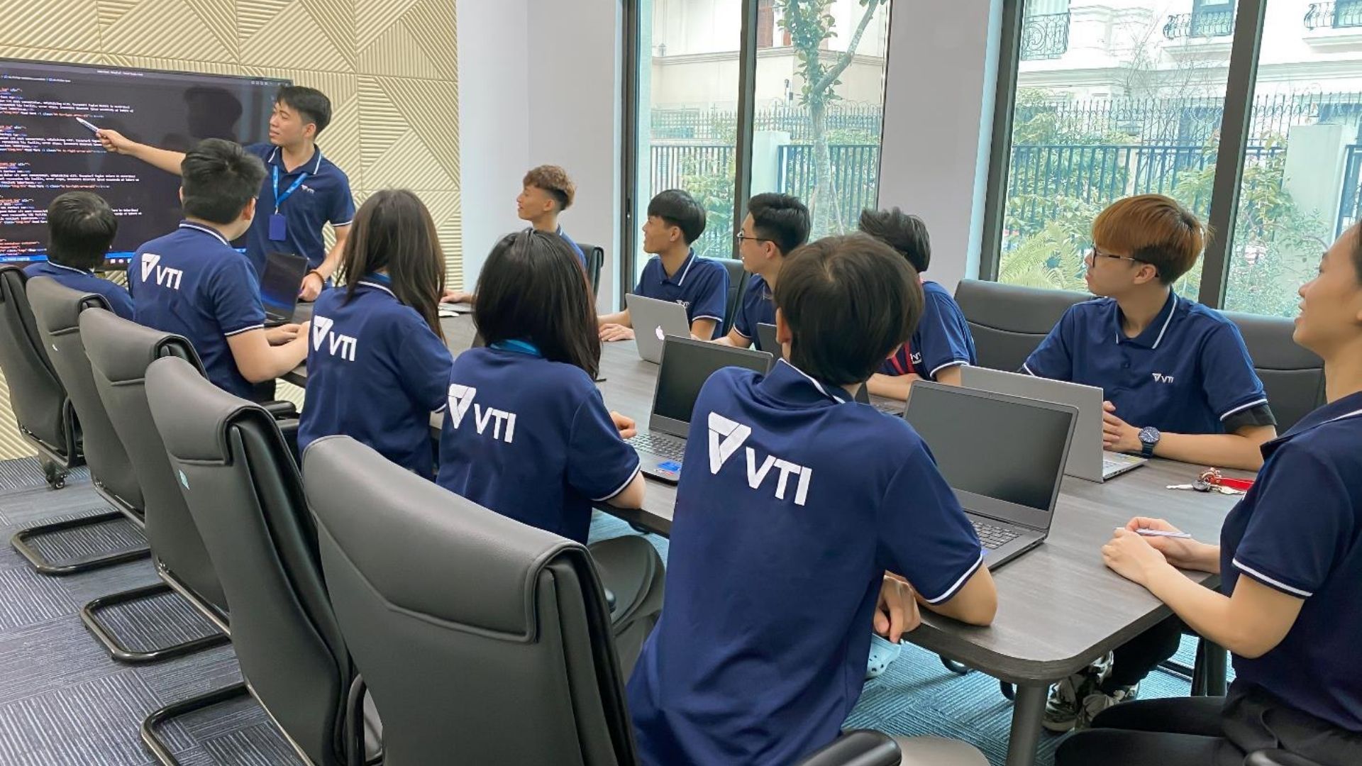 Đánh giá top 3 đơn vị đào tạo Data Analyst tại Hà Nội