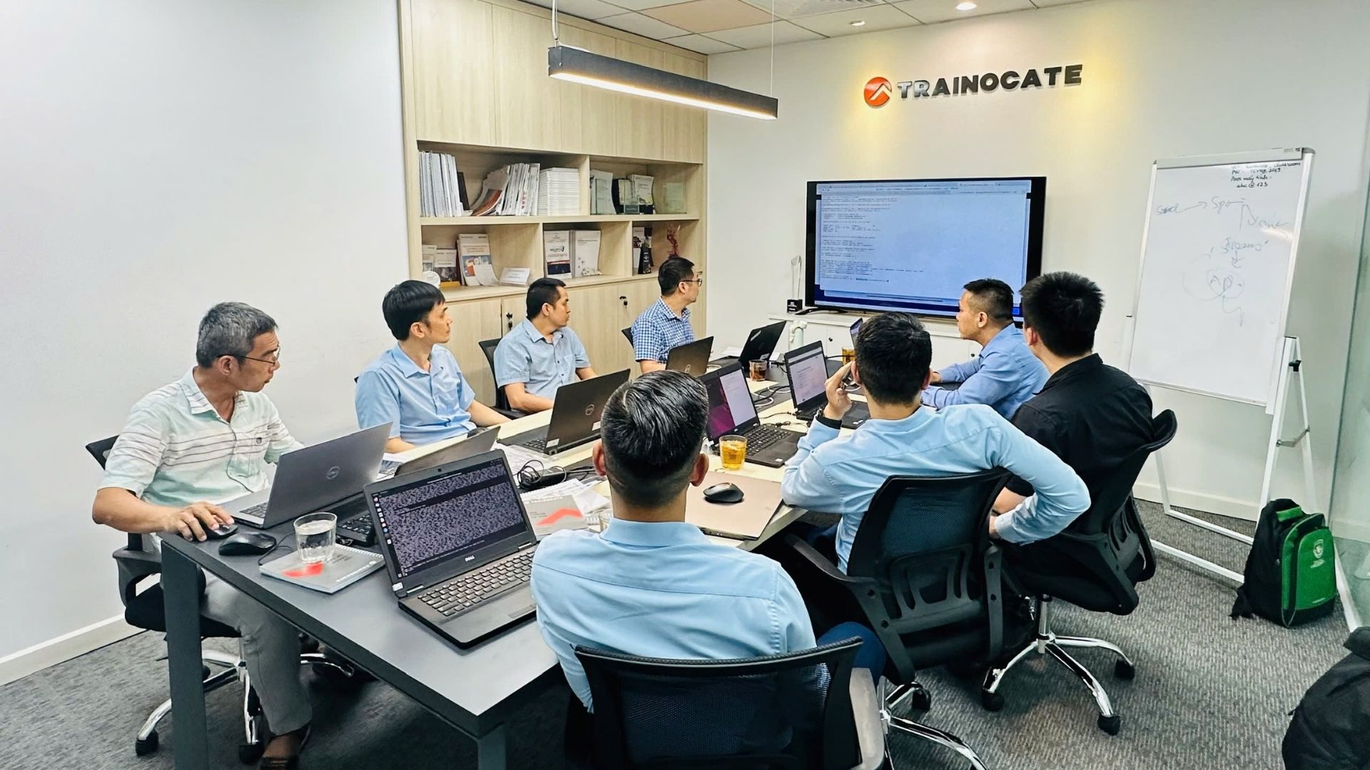 Tự học CCNA có khó không? Có cần đăng ký khóa học CCNA?